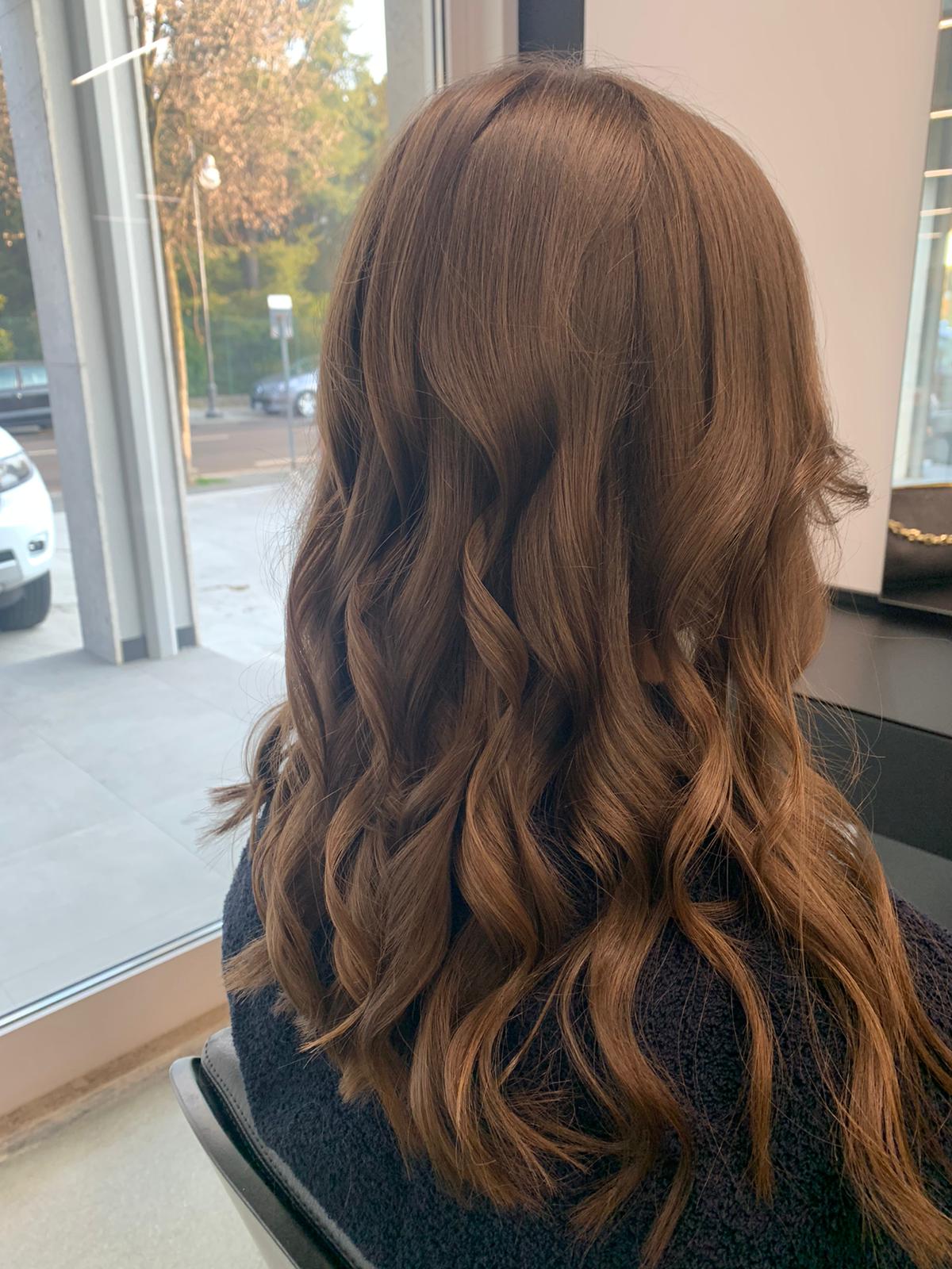 Capelli lunghi mossi